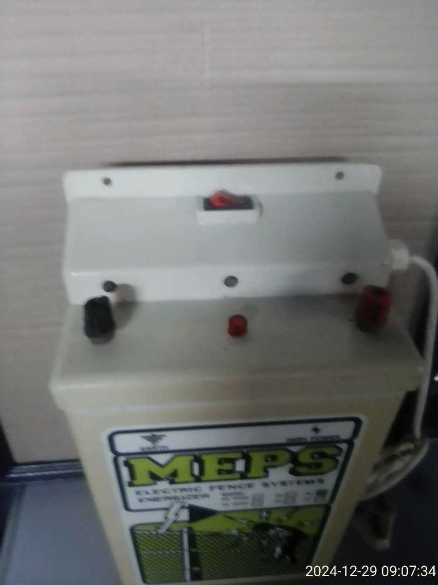 MEPS MODEL 502 ELECTRIC FENCE ENERGIZER