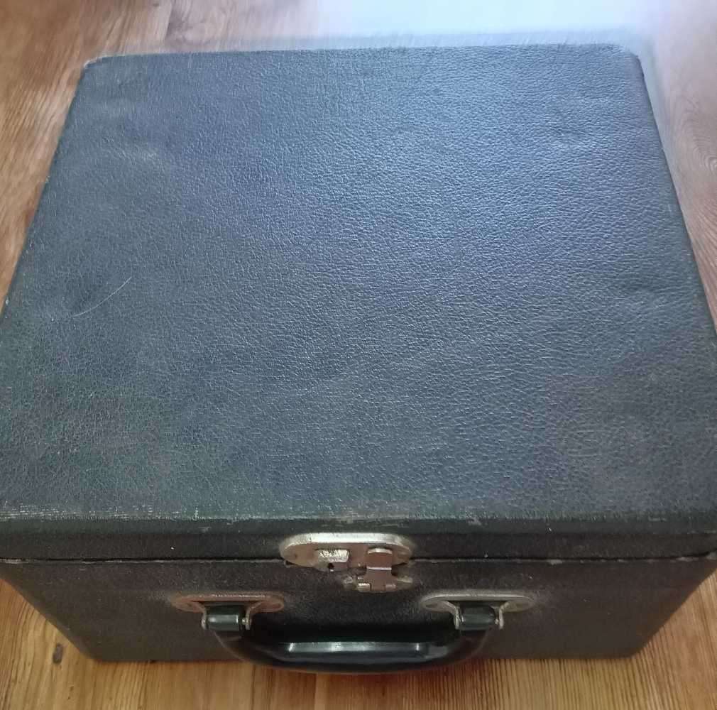 OLD TYPEWRITER CASE