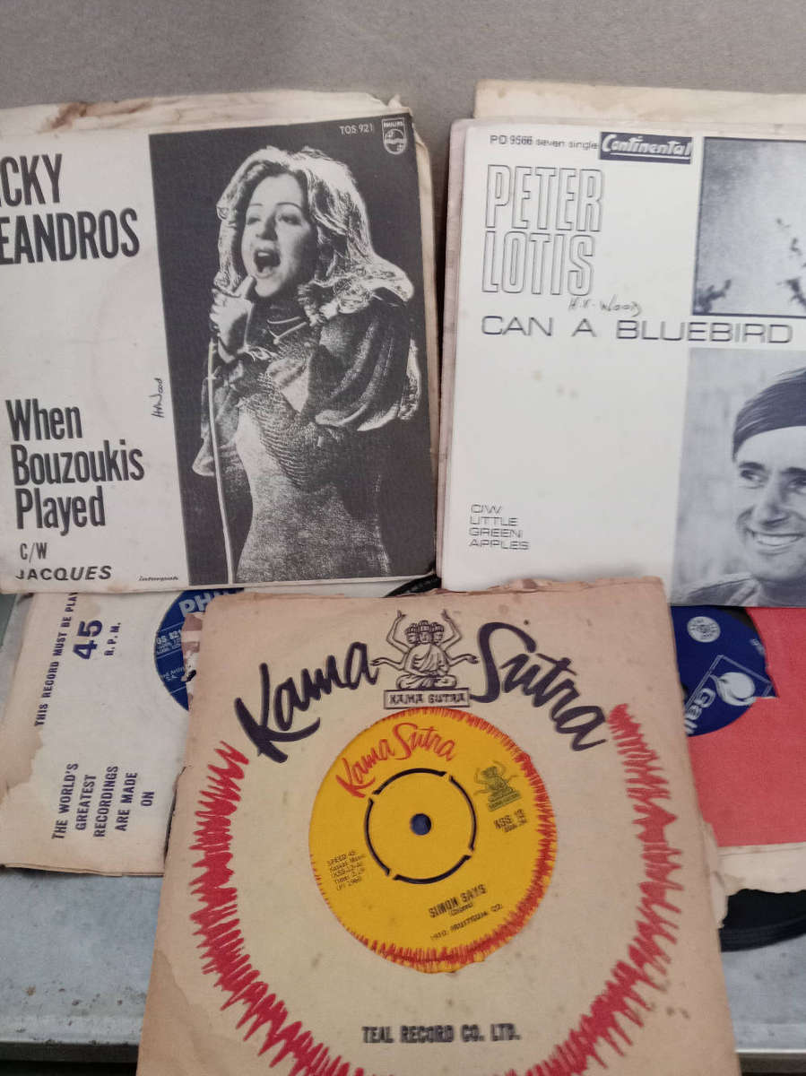 11 X ASSORTED SEVEN SINGLE VINYL RECORDS PER PHOTOS.