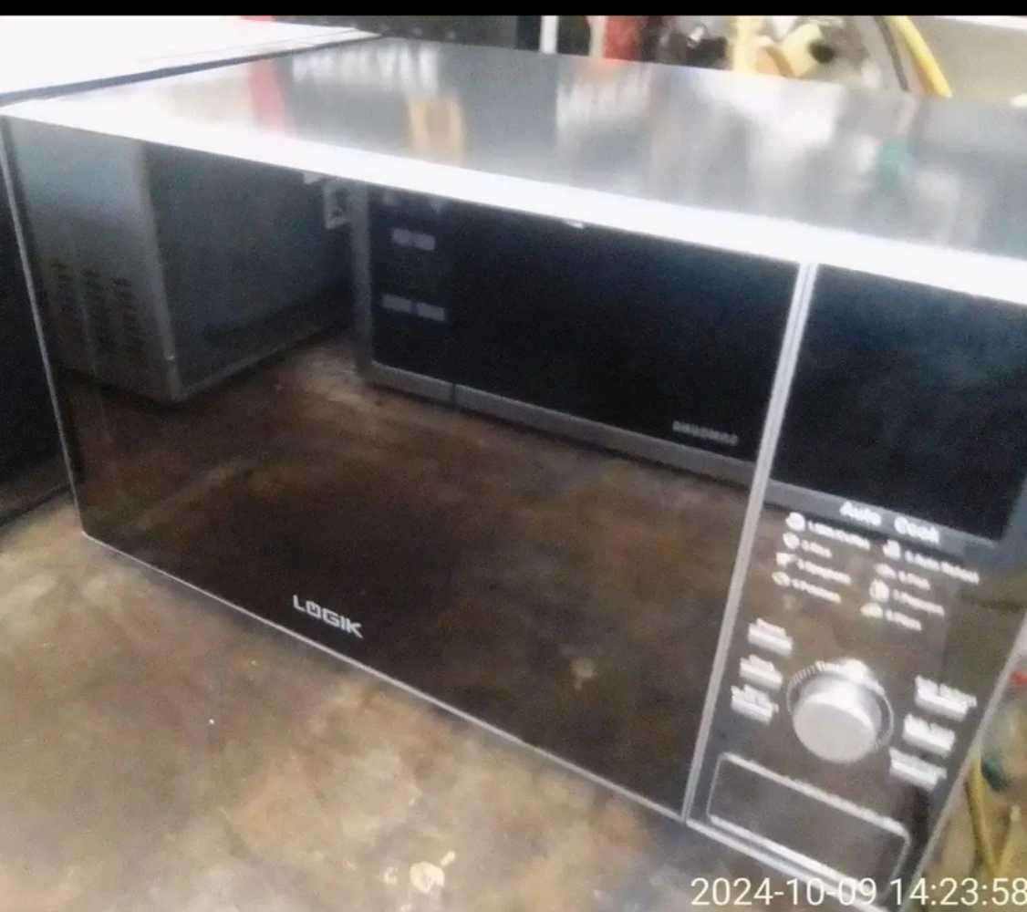 LOGIK 30 LITRE MICROWAVE OVEN