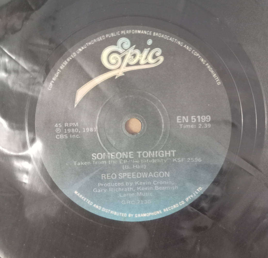 6 X SEVEN SINGLES 45 RPM VINYL RECORDS AS PER PHOTOS.