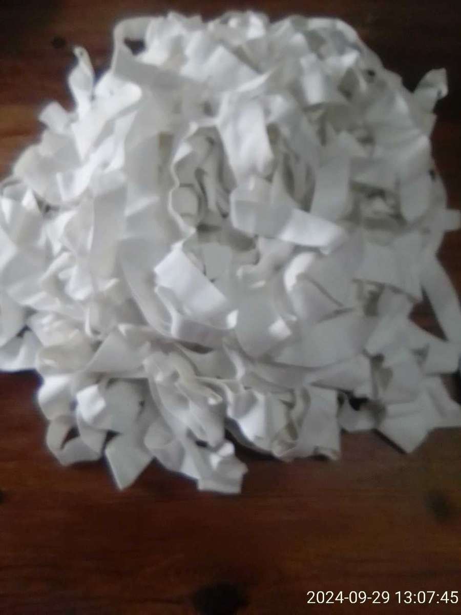 HABERDASHERY : LOT ELASTIC . WHITE. 0VER 100 METRES ( 25MM AND 35MM )