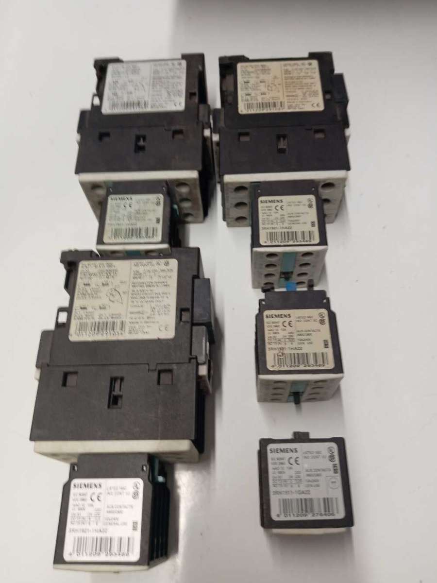 SIEMENS CONTACTORS AS PER PHOTOS.