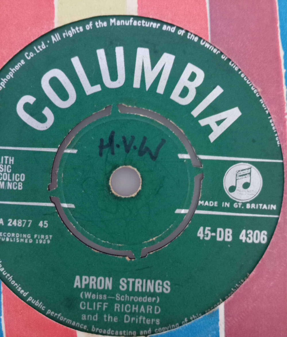 SEVEN SINGLES. CLIFF RICHARD / THE SHADOWS.