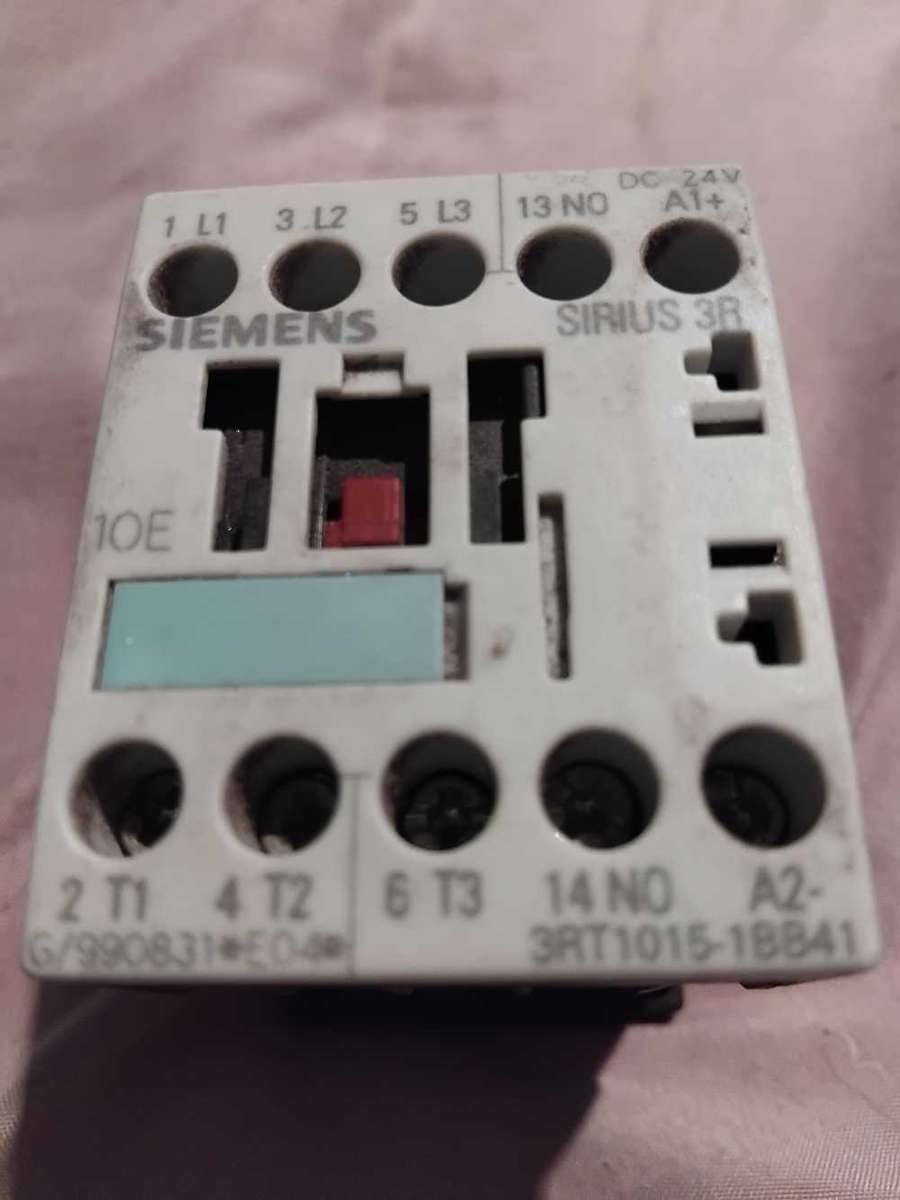 SIEMENS CONTACTOR IEC 60 947 VDE 0660 & SURGE SUPPRESSOR 3RT196-1BB00