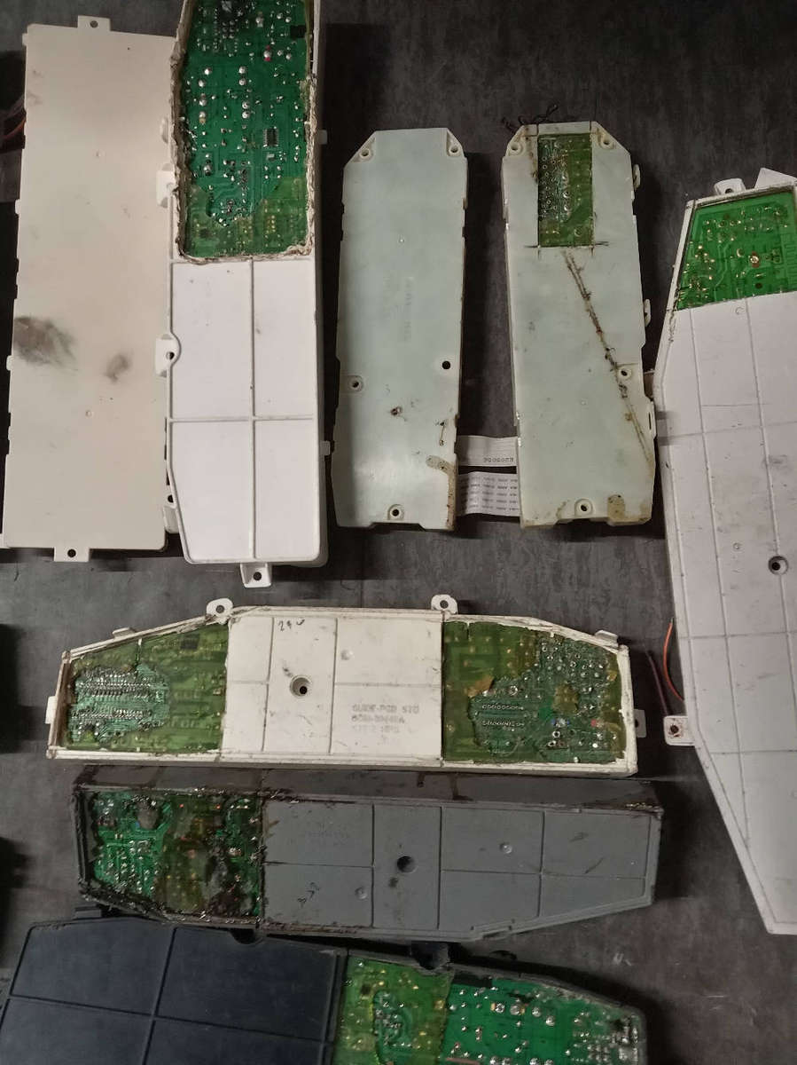 DAMAGED TOP LOADER WASHING MACHINE PC BOARDS AS PER PHOTOS. R45. 00 THE LOT.