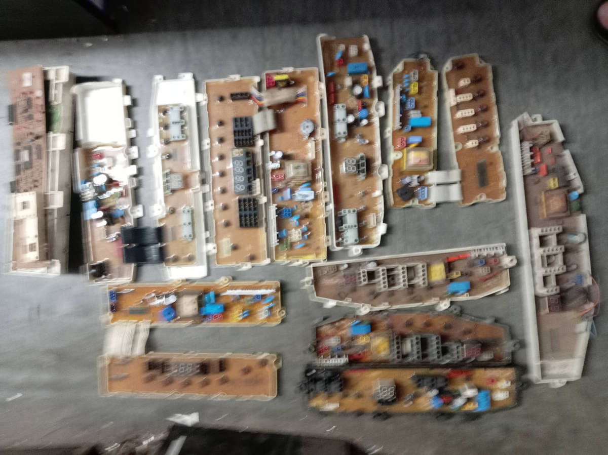DAMAGED TOP LOADER WASHING MACHINE PC BOARDS AS PER PHOTOS. R45. 00 THE LOT.