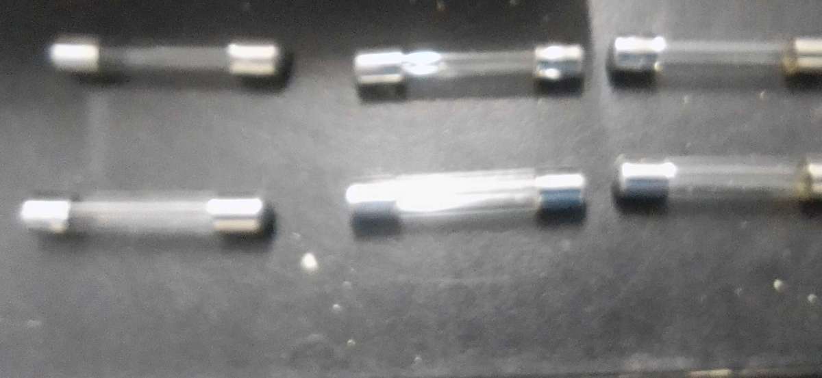 FUSES GLASS : 30MM  (  3 AMP ) 10 Fuses Per Box.