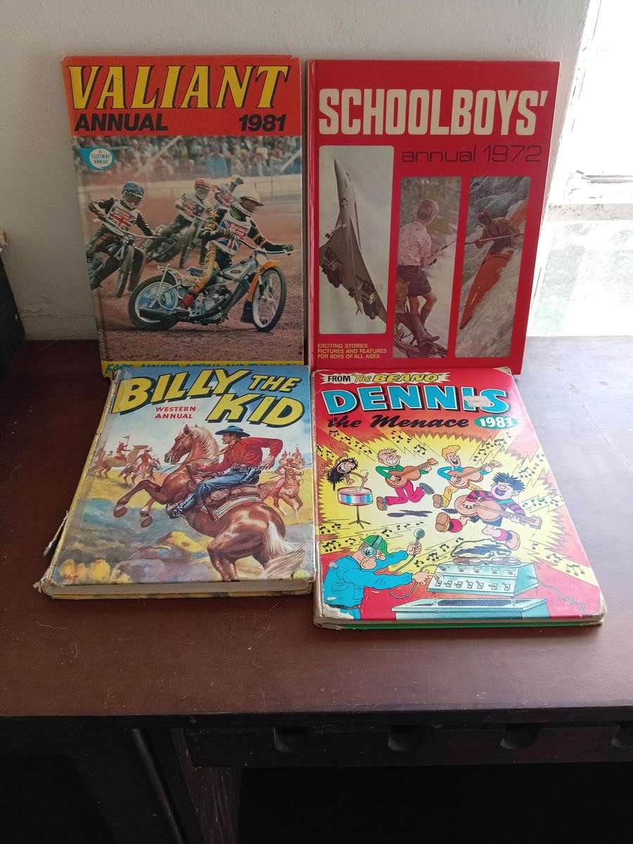 VINTAGE ANNUALS : VALIANT / BILLY THE KID /  DENNIS THE MENACE / SCHOOLBOYS.