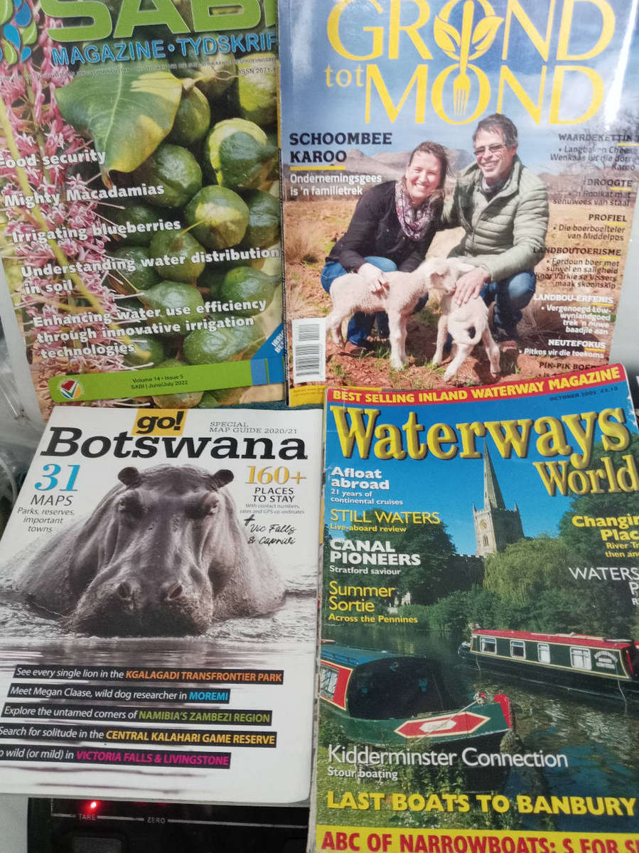 24 X ASSORTED MAGAZINES. SEE PHOTOS.