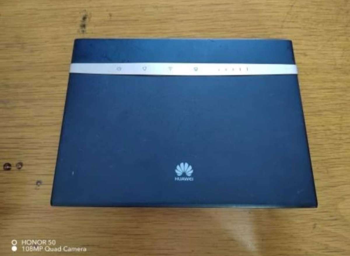 HUAWEI WIRELESS ROUTER. MODEL : B525S