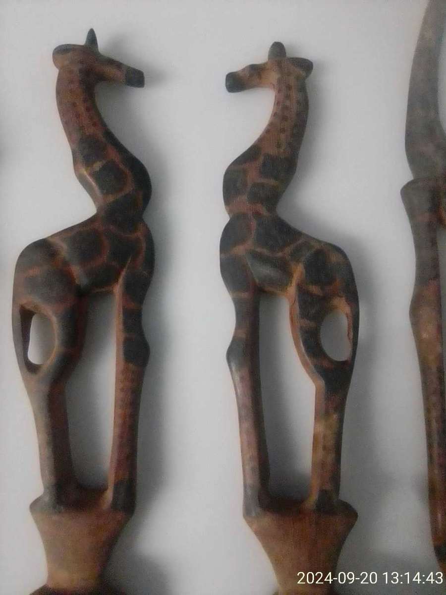 AFRICAN HAND CARVED GIRAFFE SPOONS AND FORKS