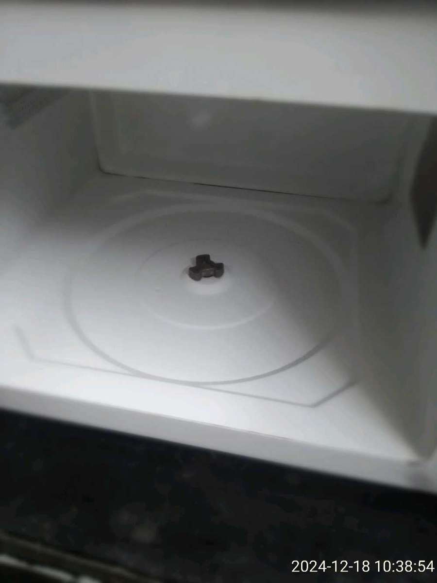 LOGIK 30 LITRE MICROWAVE OVEN