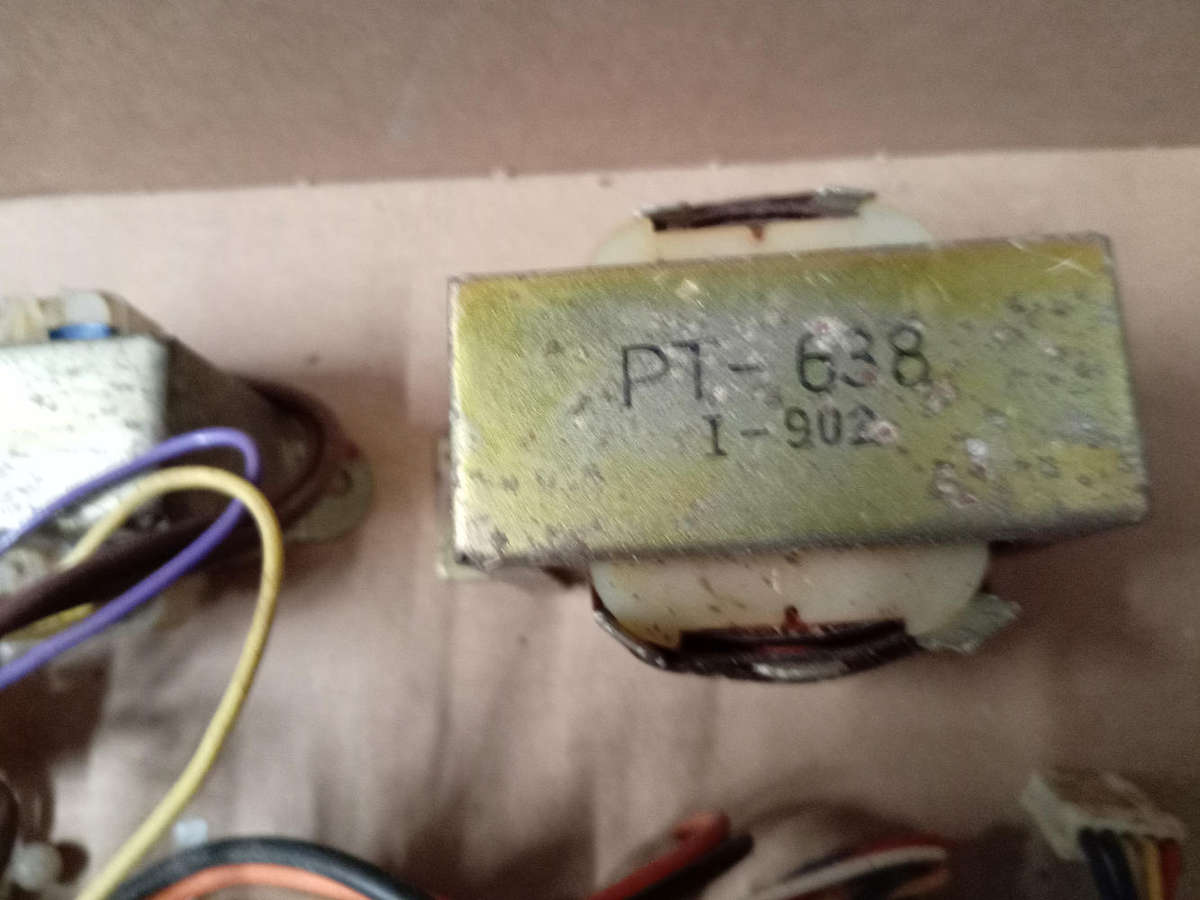 10 X ASSORTED LOW VOLTAGE TRANSFORMERS.