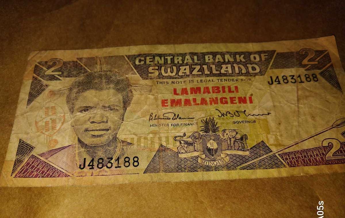 COLLECTORS BANK NOTES :