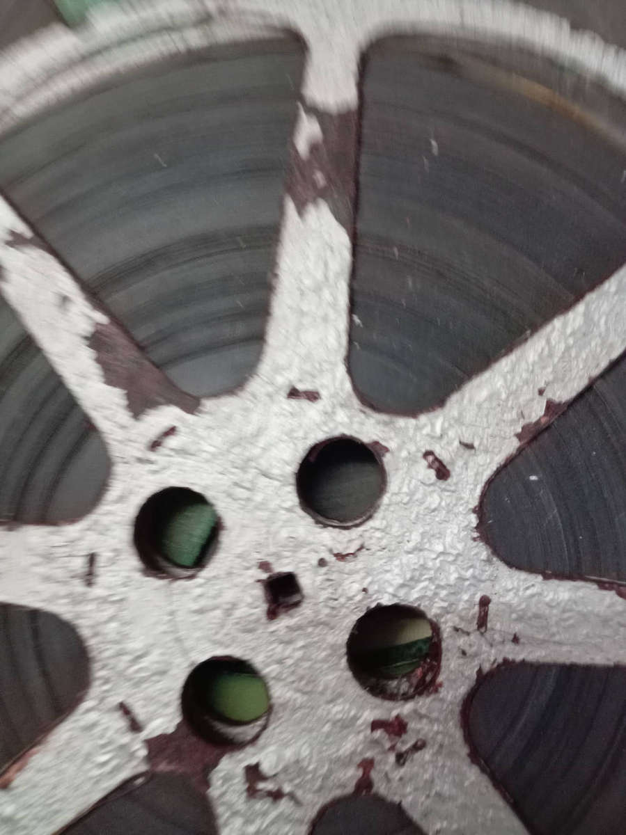 16mm Movie Reels In Wooden Case. 2 Reels. Nurse Edith Cavell ( 1939).