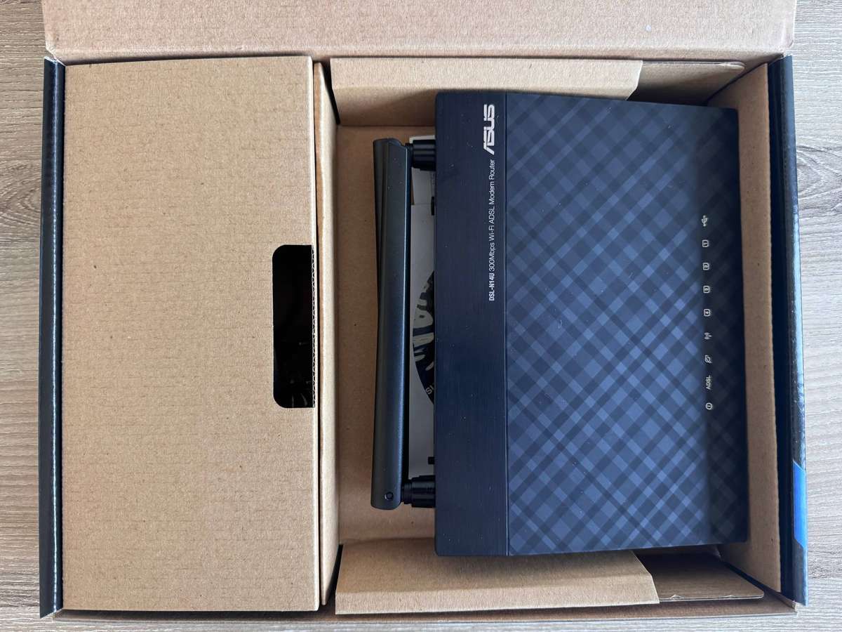 ASUS DSL-N14U Wireless-N300 ADSL Modem Router  Brand New Open Box