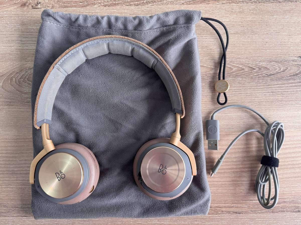 Bang & Olufsen Beoplay H8 Wireless Headphones  Brown/Gold  Tested & Working
