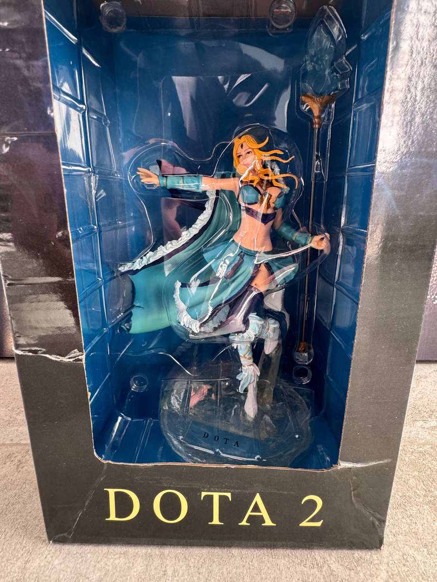 DOTA 2 Crystal Maiden 28cm Collectible Figure Complete in Box