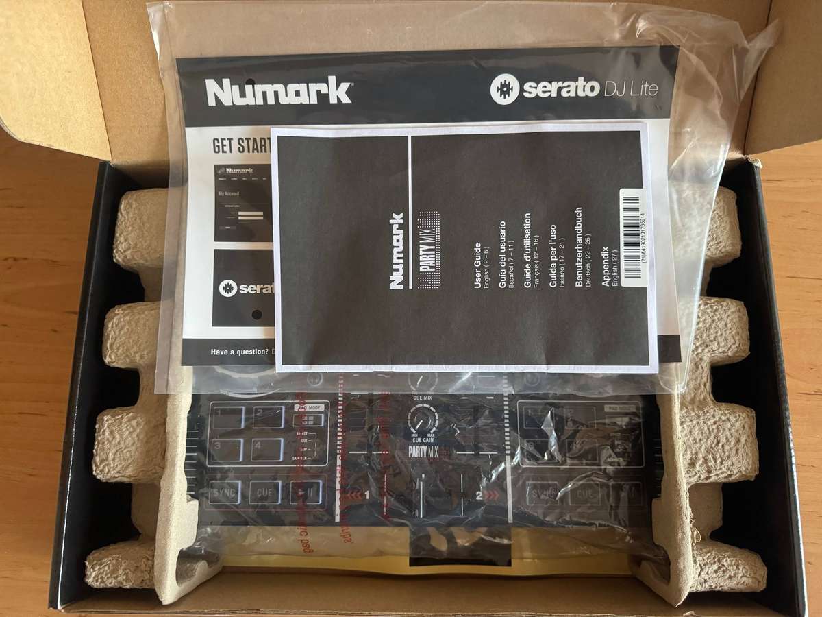 Numark Party Mix DJ Controller NEW