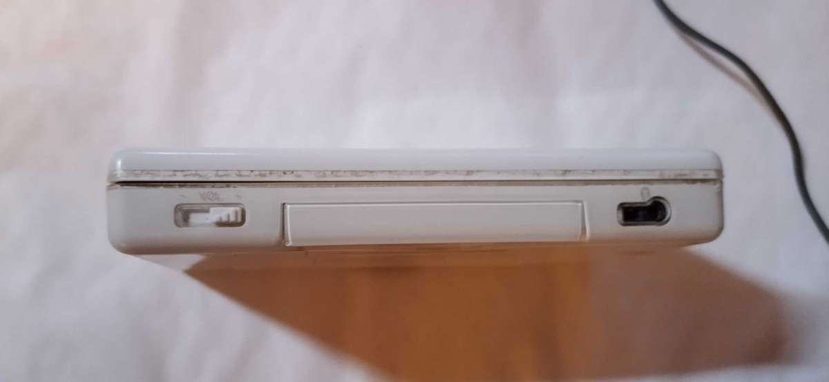 Nintendo DS Lite Console w/ original charger + 2 games