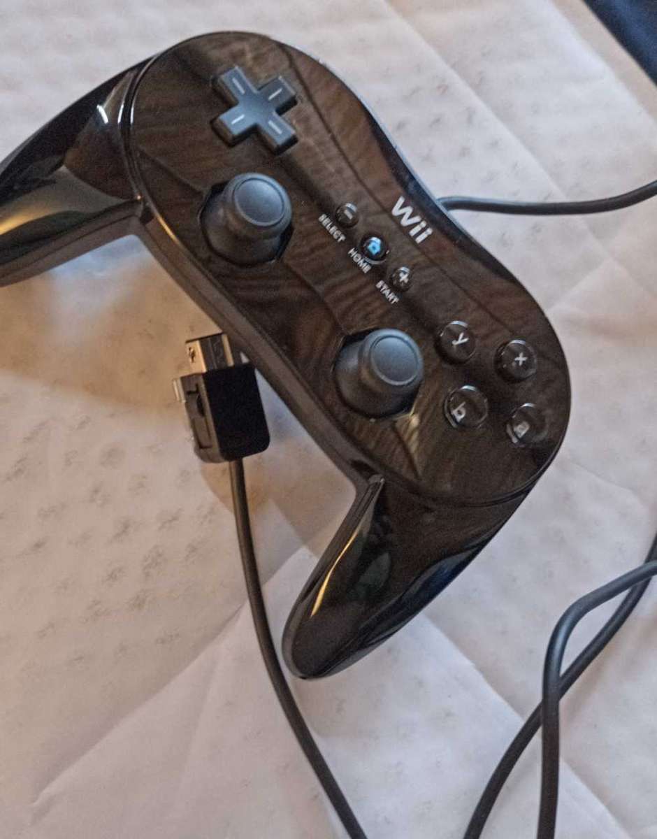 Nintendo Wii Official Classic Controller Pro
