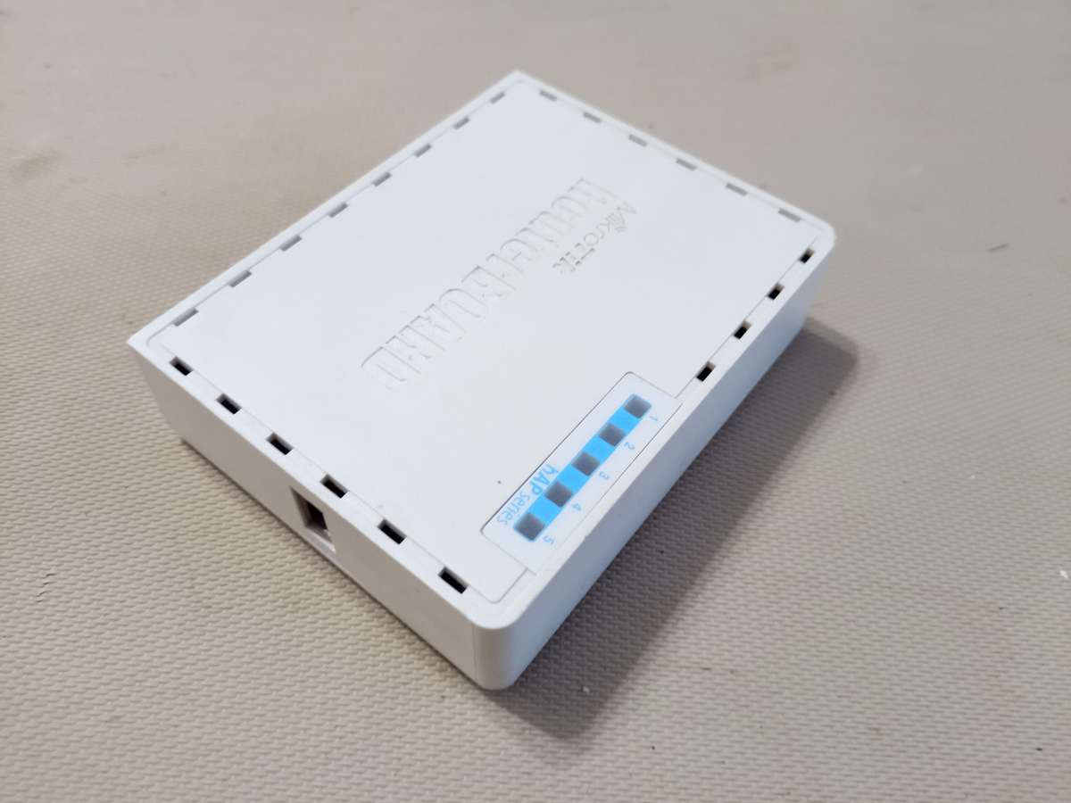 Mikrotik RB951Ui-2nD hAP
