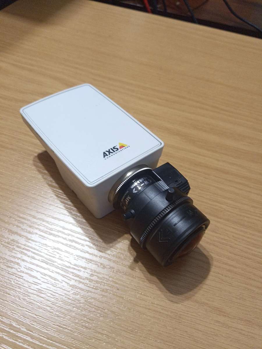 AXIS M1114 IP Camera