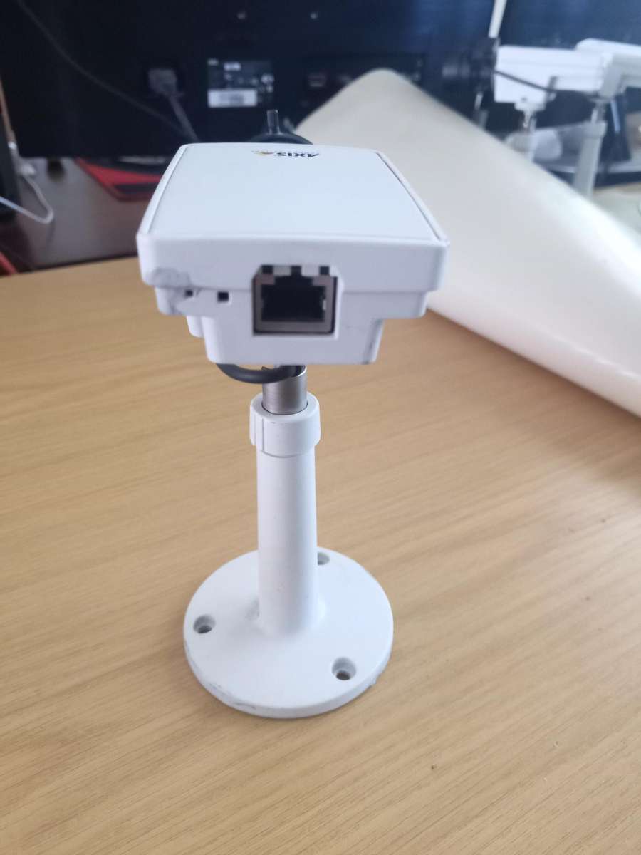 AXIS M1114 IP Camera incl bracket