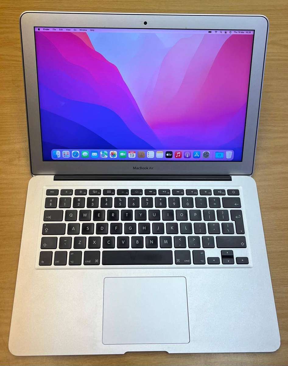 Macbook Air 13-inch 2017 Model i5, 8GB RAM