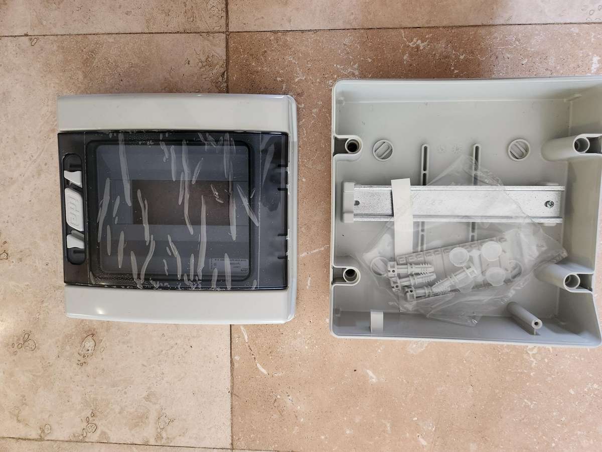 IDE Surface Mount DB 8-way IP65