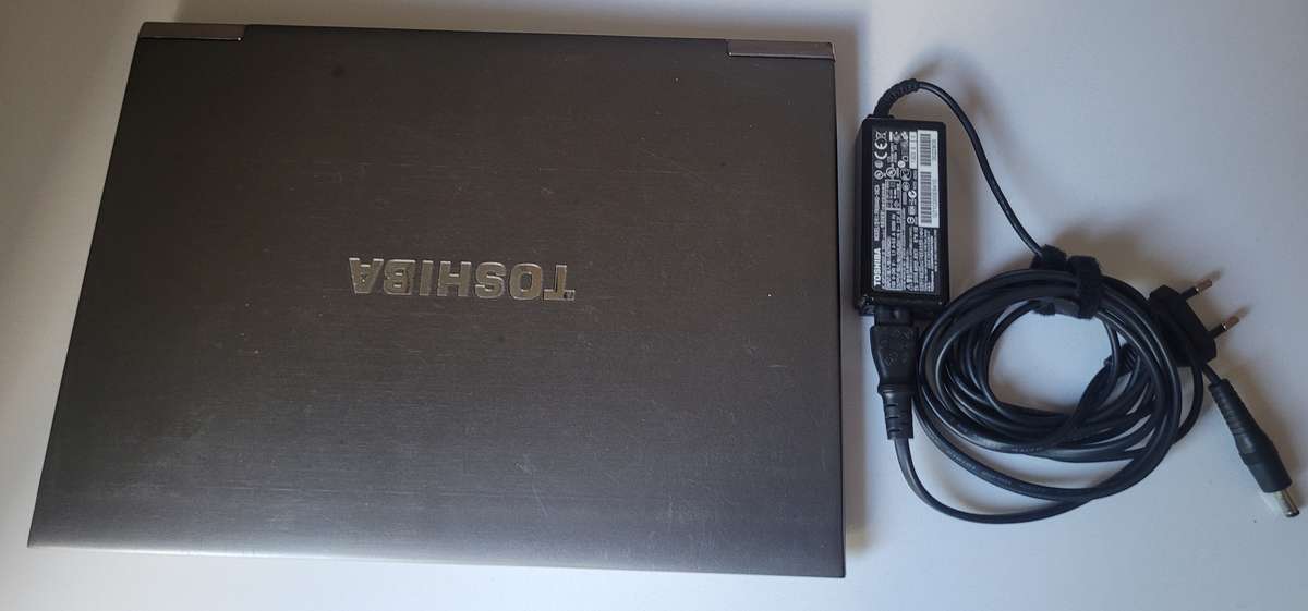 Toshiba Portege Z930 i7 Ultrabook laptop - battery faulty