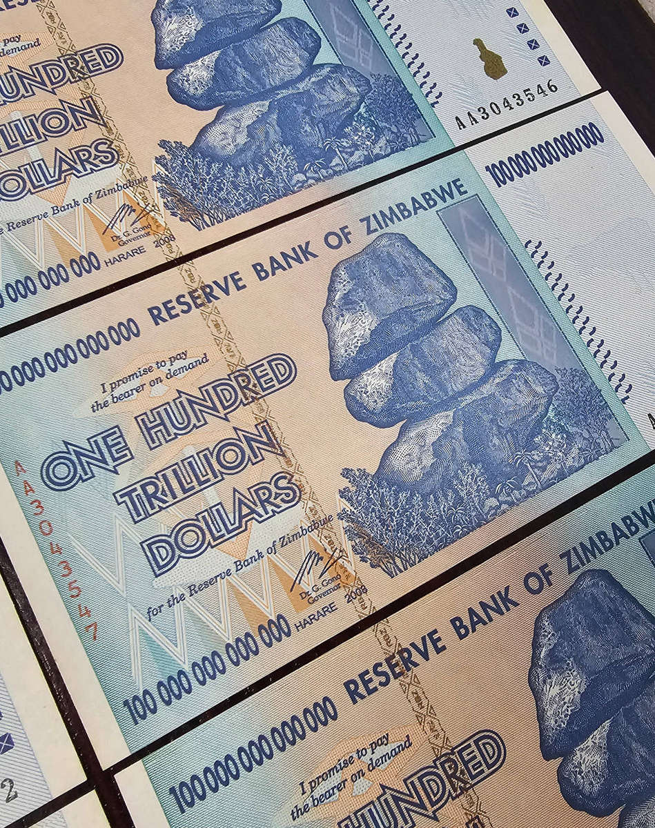 10 x UNC Sequential One Hundred Trillion Zim Dollar Notes