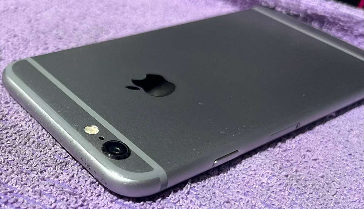 Apple iPhone 6 64GB - Silver A1549