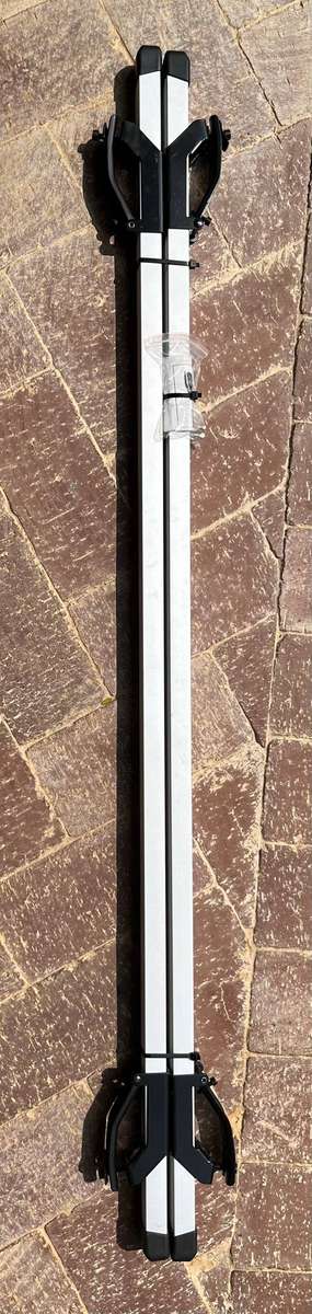 Vehicle Universal Aluminium Roof Bars that fits on Roof Rails - 120cm Length