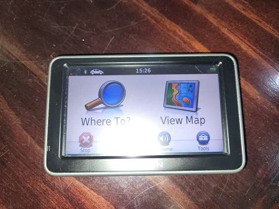 Must Have ! Garmin Nuvi 2300 GPS device in very good condition !