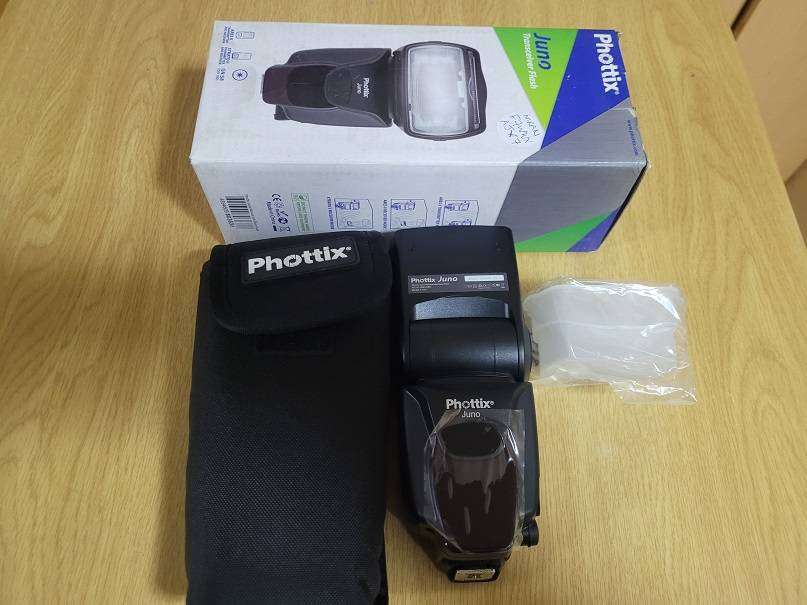 Brand New ! Phottix Juno Transceiver Flash ! Boxed !