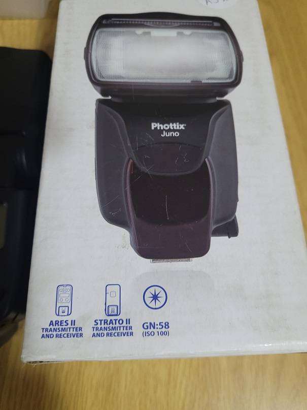 Brand New ! Phottix Juno Transceiver Flash ! Boxed !