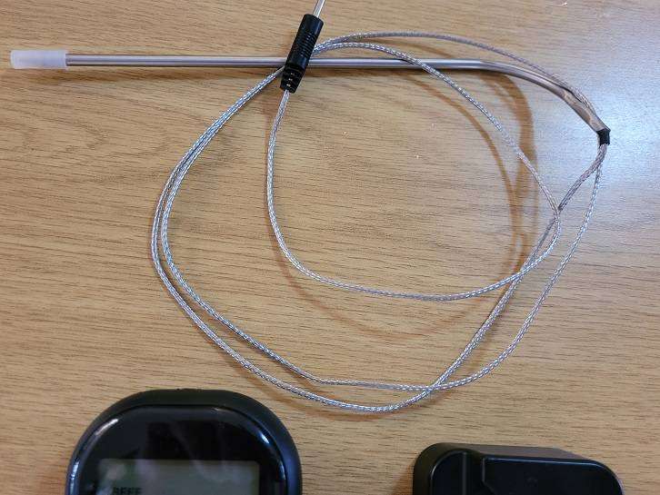 For the Braai Man ! Wireless meat temperature probe with display receiver !