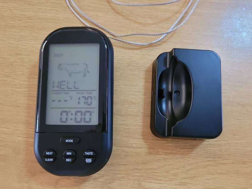 For the Braai Man ! Wireless meat temperature probe with display receiver !