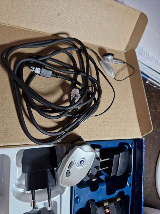 RARE Find ! Collectable Vintage Sony Ericsson HBH-20 Bluetooth interface !