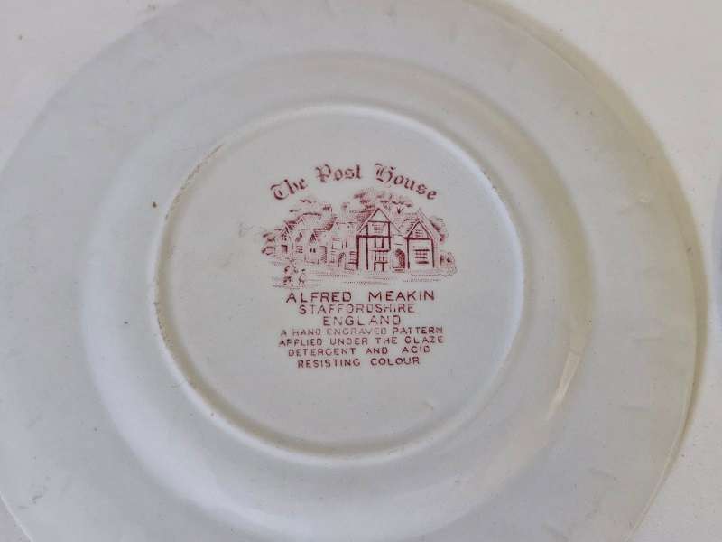 Collectors Bargain ! 3 x Vintage Alfred Meakin display plates !