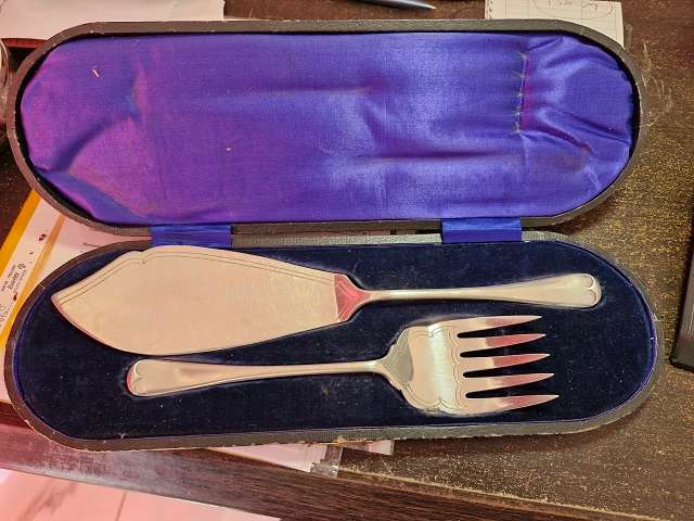 RARE FIND ! Vintage Large size Fish serving set in original box !