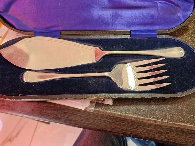 RARE FIND ! Vintage Large size Fish serving set in original box !