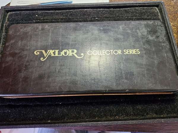 For the knife collector ! Special, limited edition, Valor Miami USA knife !