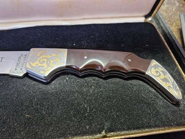 For the knife collector ! Special, limited edition, Valor Miami USA knife !