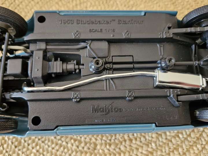 Maisto 1:18 scale 1952 Studebaker Starliner