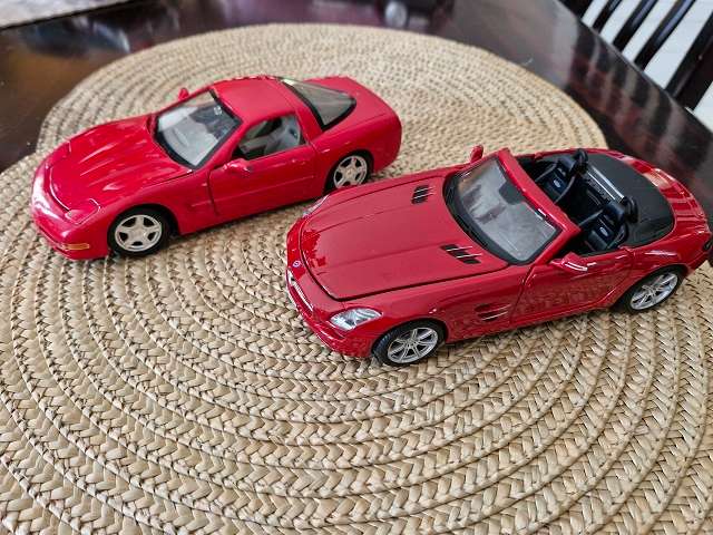 2 x Model cars in 1 lot