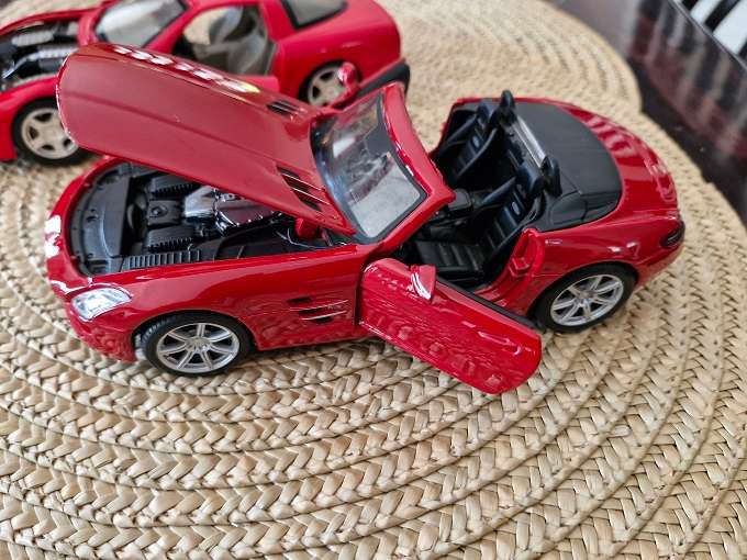 2 x Model cars in 1 lot