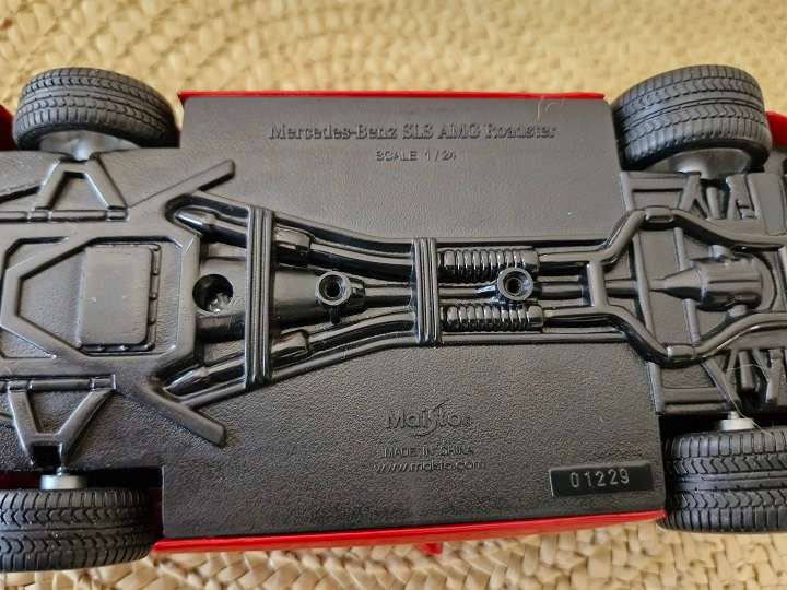 2 x Model cars in 1 lot